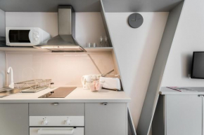 The Grey - Studio apartment with SLEEPING LOFT in the center of Budapest